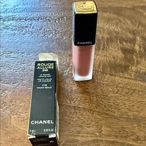 Matt liquid lip color by Chanel Warm beige 176